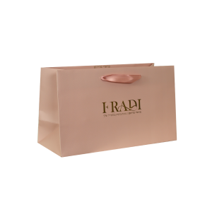 שקית קרטון לפאה שוכבת למותג פראדי פרידמן